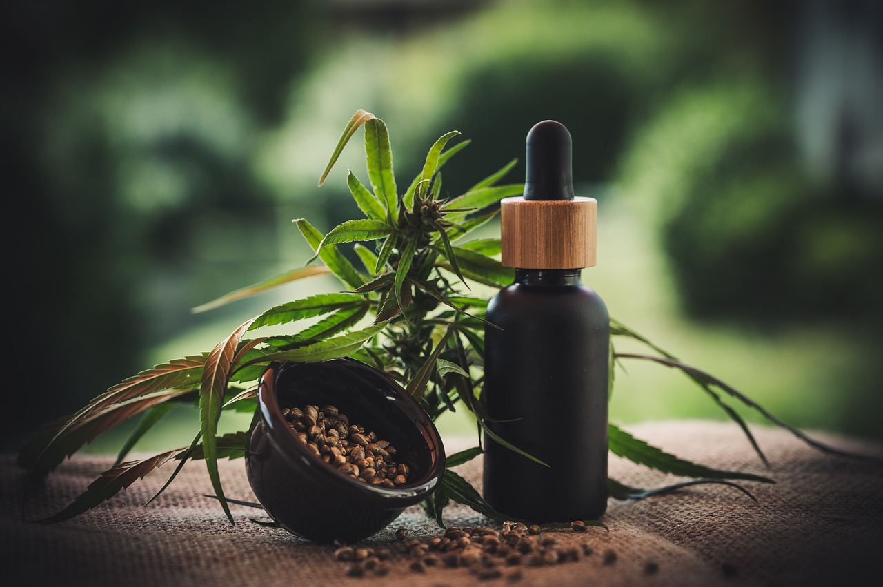 Why Grape Seed Oil Stands Out as the Ideal Carrier for CBD Tinctures