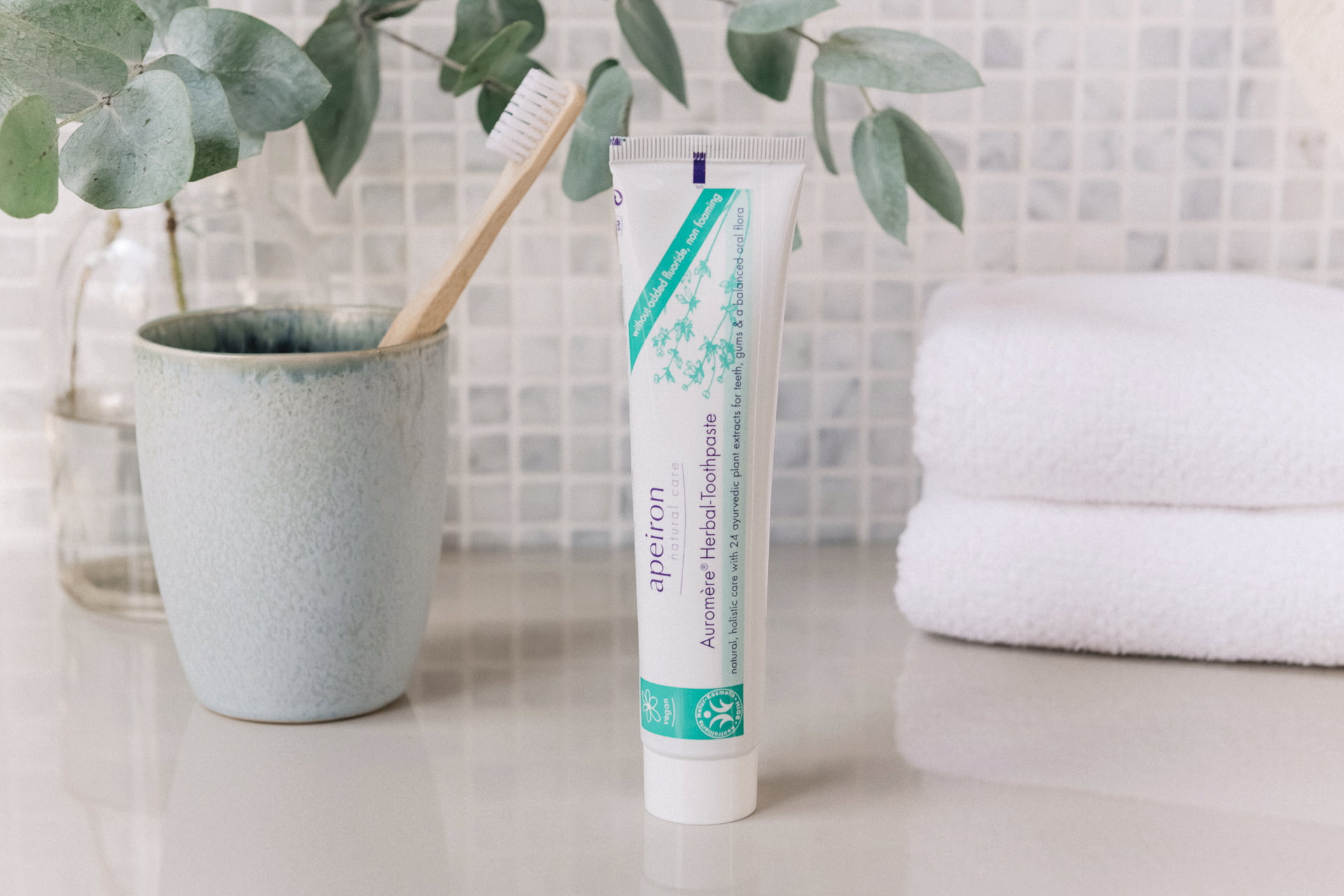 Herbal Toothpaste vs. Conventional Toothpaste: Which is Better?
