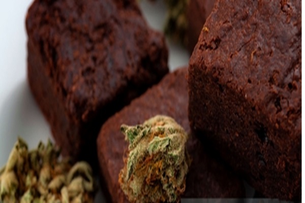 Hash vs. Marijuana Flower: Comparing Effects, Potency, and Consumption